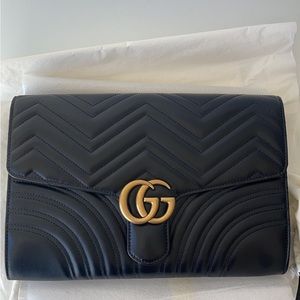 Gucci
GG Marmont Flap Clutch Matelasse Leather